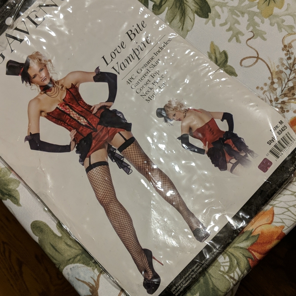 Love bite vampire Halloween costume